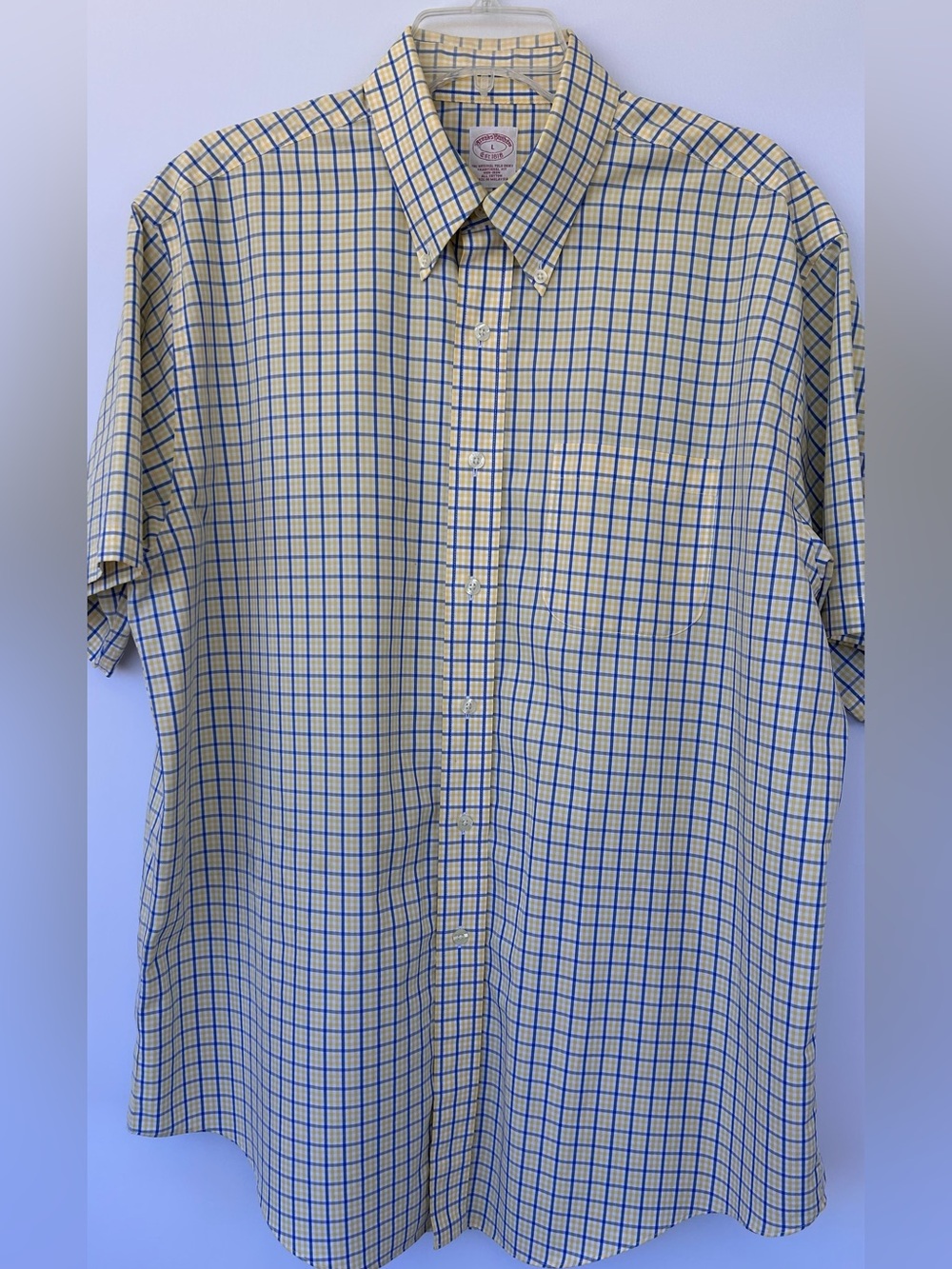 Brooks Brothers Men’s Short Sleeved Button Down Shirt Plaid Size Large